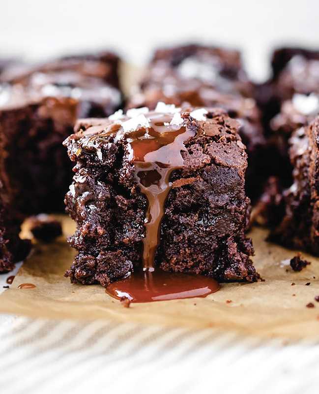 50 Things to Bake Before You Die by Allyson Reedy: Paper Over Board; 144 pages / English