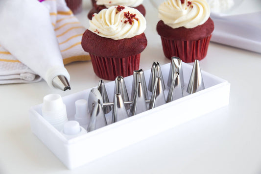 Fox Run Icing Set, 17-Piece, 8.25" x 3" x 1.75"