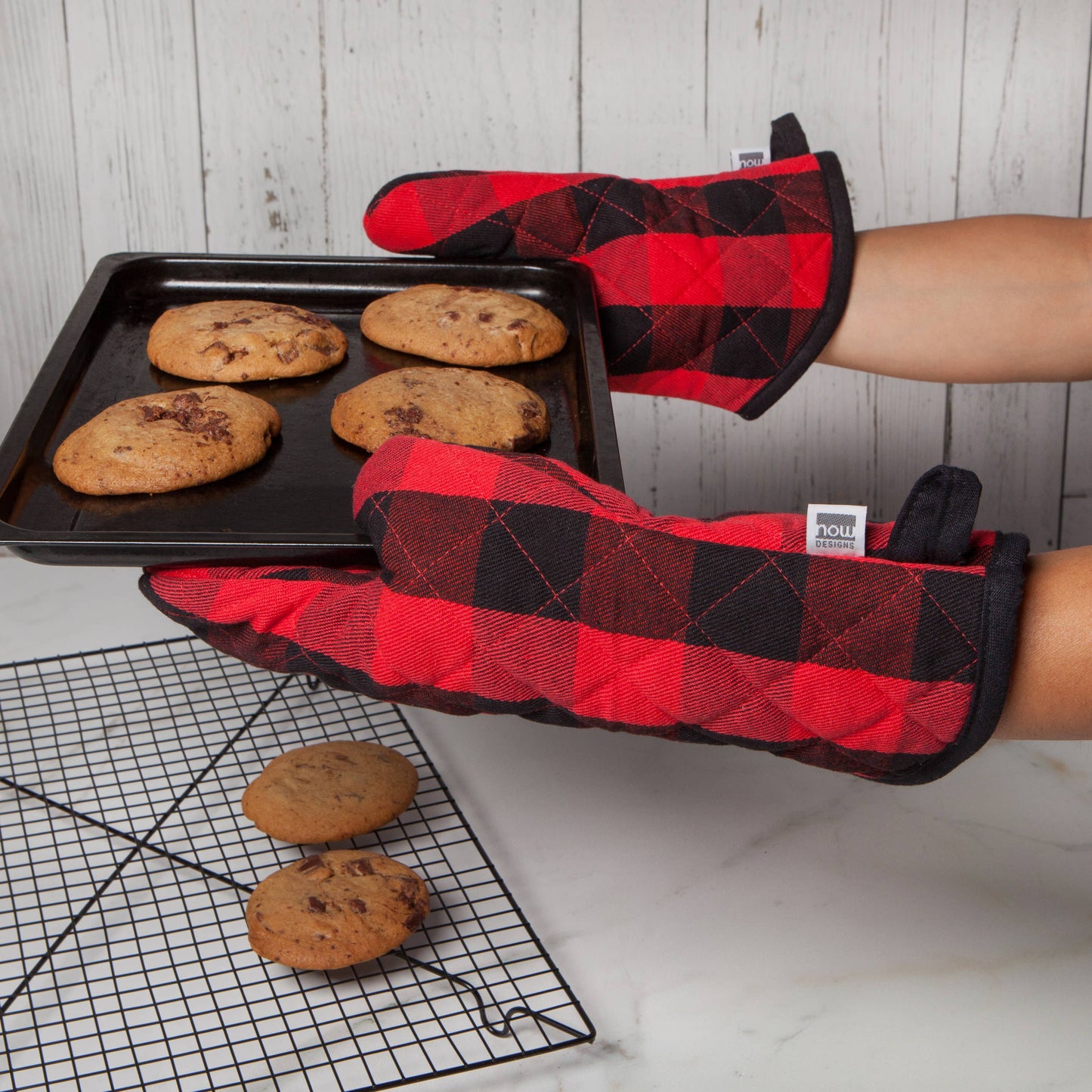 Superior Buffalo Check Red Oven Mitt - Single